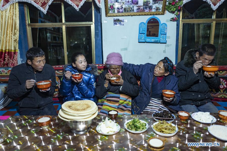 Pic story: family shakes off poverty in Shannan, Tibet