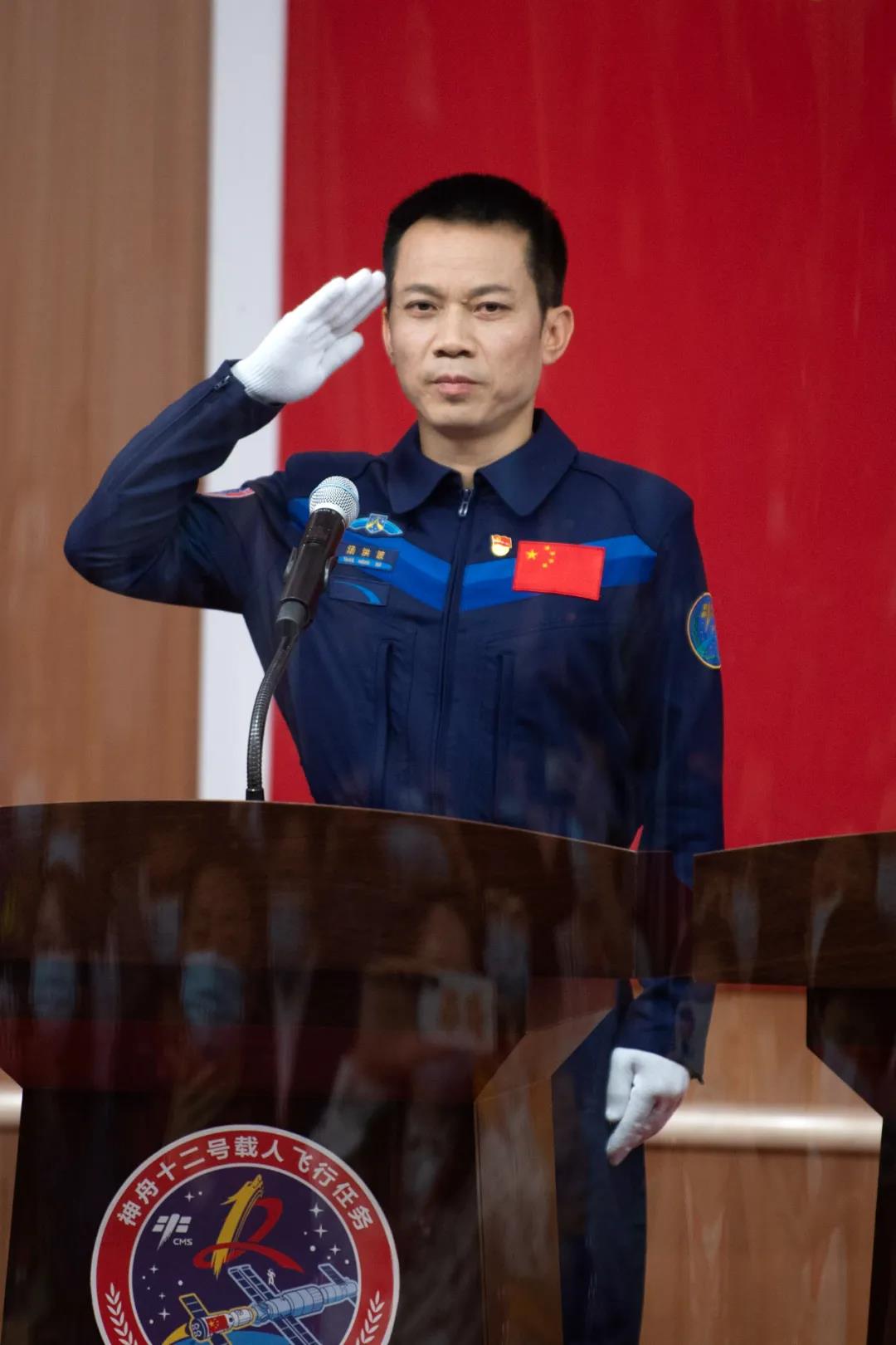 汤洪波:乘组一心,团结协作 建设好我们的太空家园刘伯明说,这次任务出