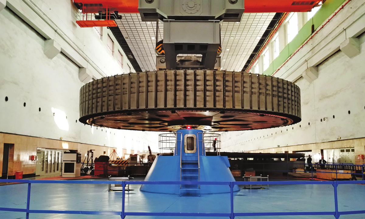 Maintenance of the No.20 generator unit of Gezhouba Hydropower Plant. Photo: Ren Zhiqiang/Courtesy of Three Gorges Corporation