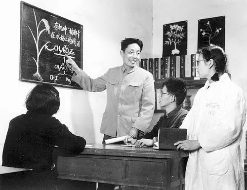 97岁的他说"以身许农是我一辈子的事!