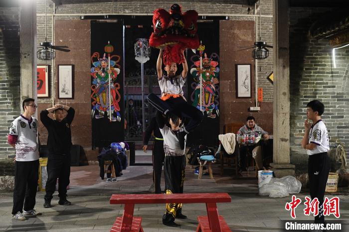 点击进入下一页